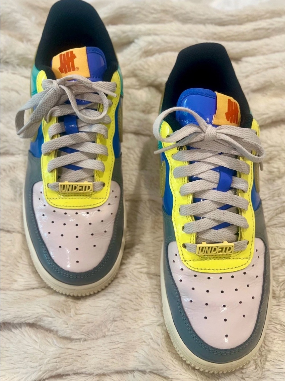 UNDEFEATED Women’s Low-Top Sneakers - Yellow & Blue